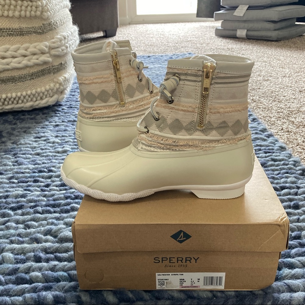 New Sperry textured stripe duck boots